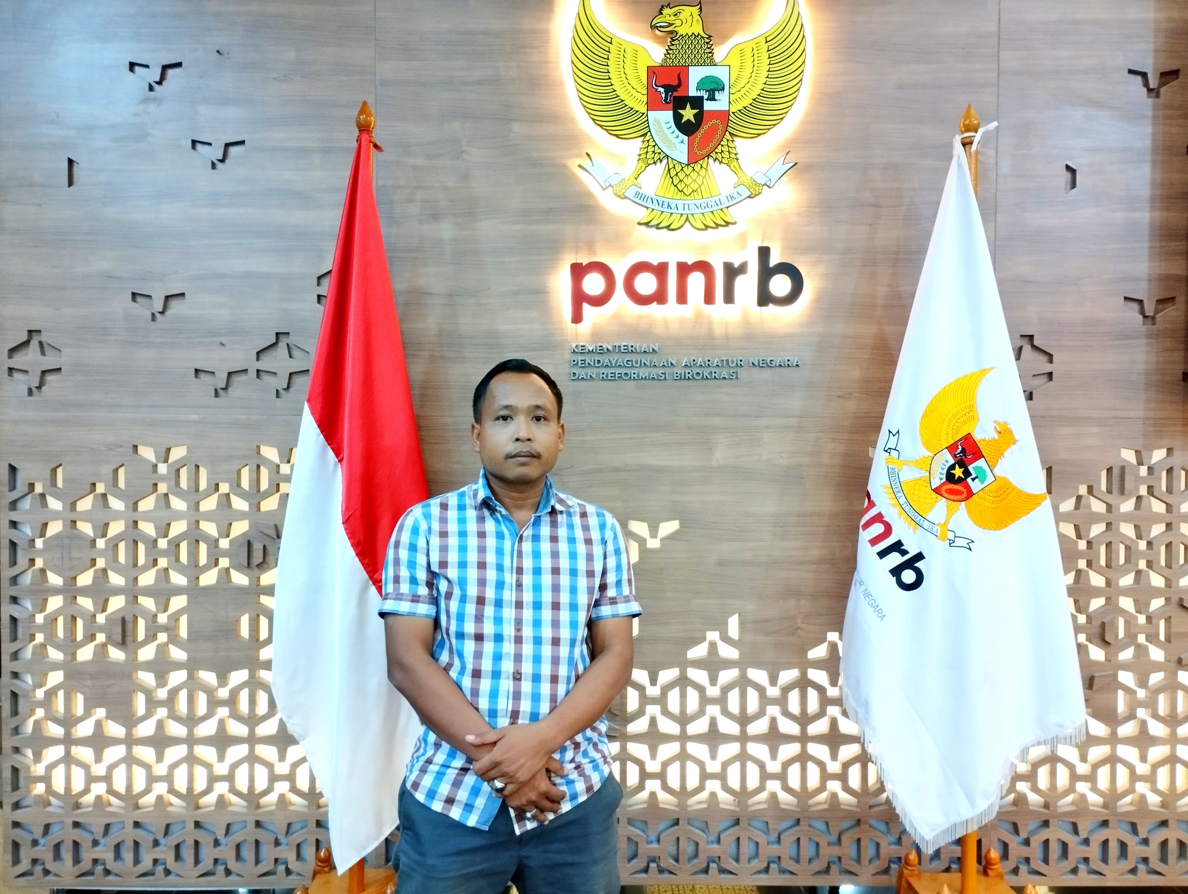 Ketua Umum DPP Aliansi Honorer R2R3 Indonesia Faisol Mahardika