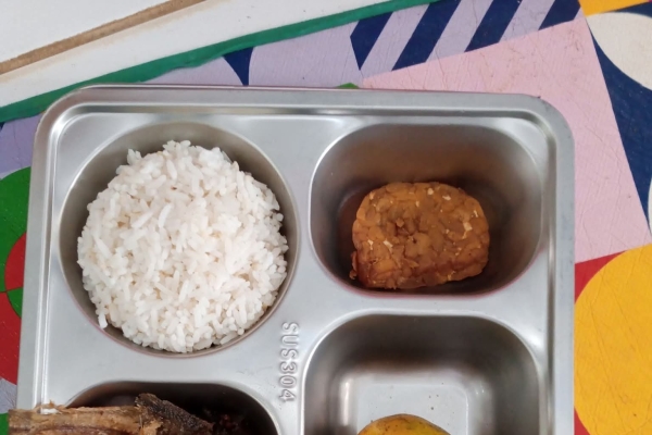 Orang Tua Siswa Nilai Menu MBG Tidak Sesuai Anggaran, Deden Haditiya, Ini Ada Indikasi Korupsi 