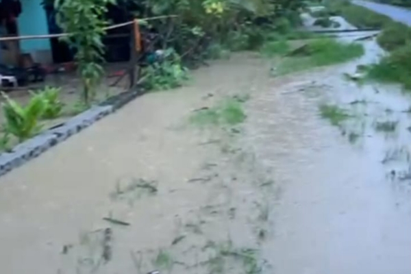 Saluran Irigasi Dangkal, Air Meluap, Pemukiman Warga di Malingping Terendam