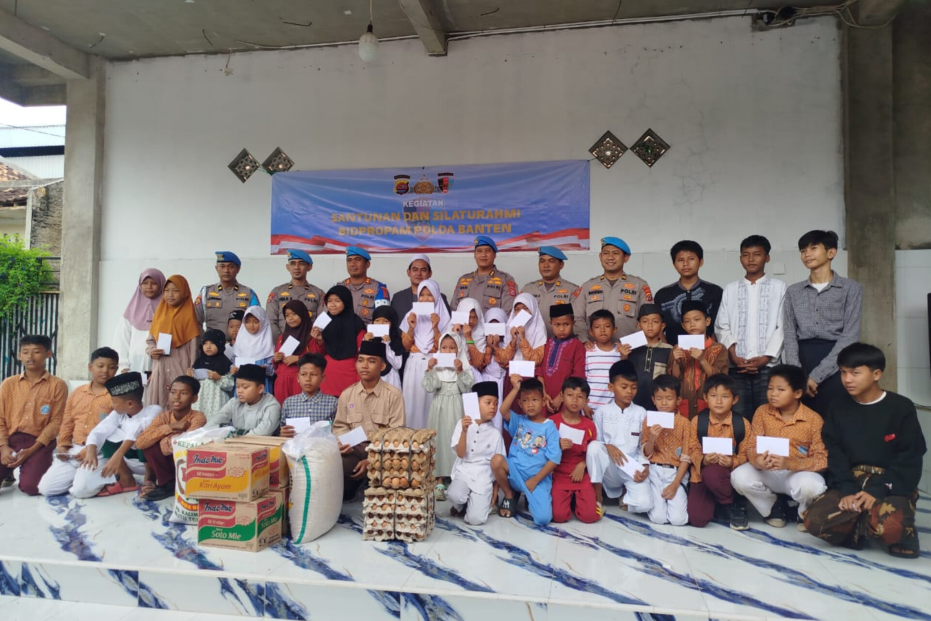 Kunjungan Personil Polda Banten Ke Pondok Pesantren Salafiyah An-Nuronniah, Rajeg, Ciruas, Serang