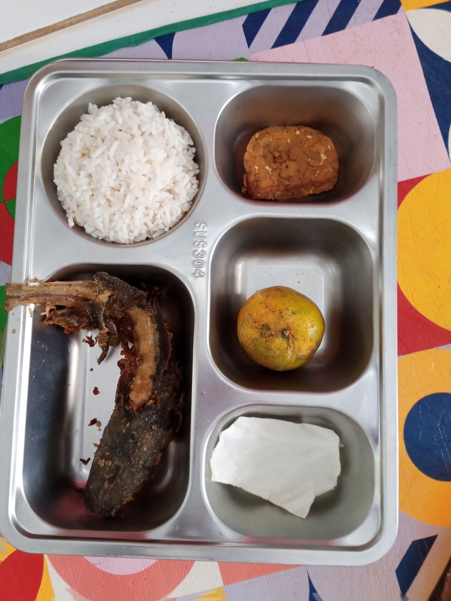 Menu MBG di SDN 1 Peucang Pari, Kecamatan Cigemblong, Kabupaten Lebak, Banten