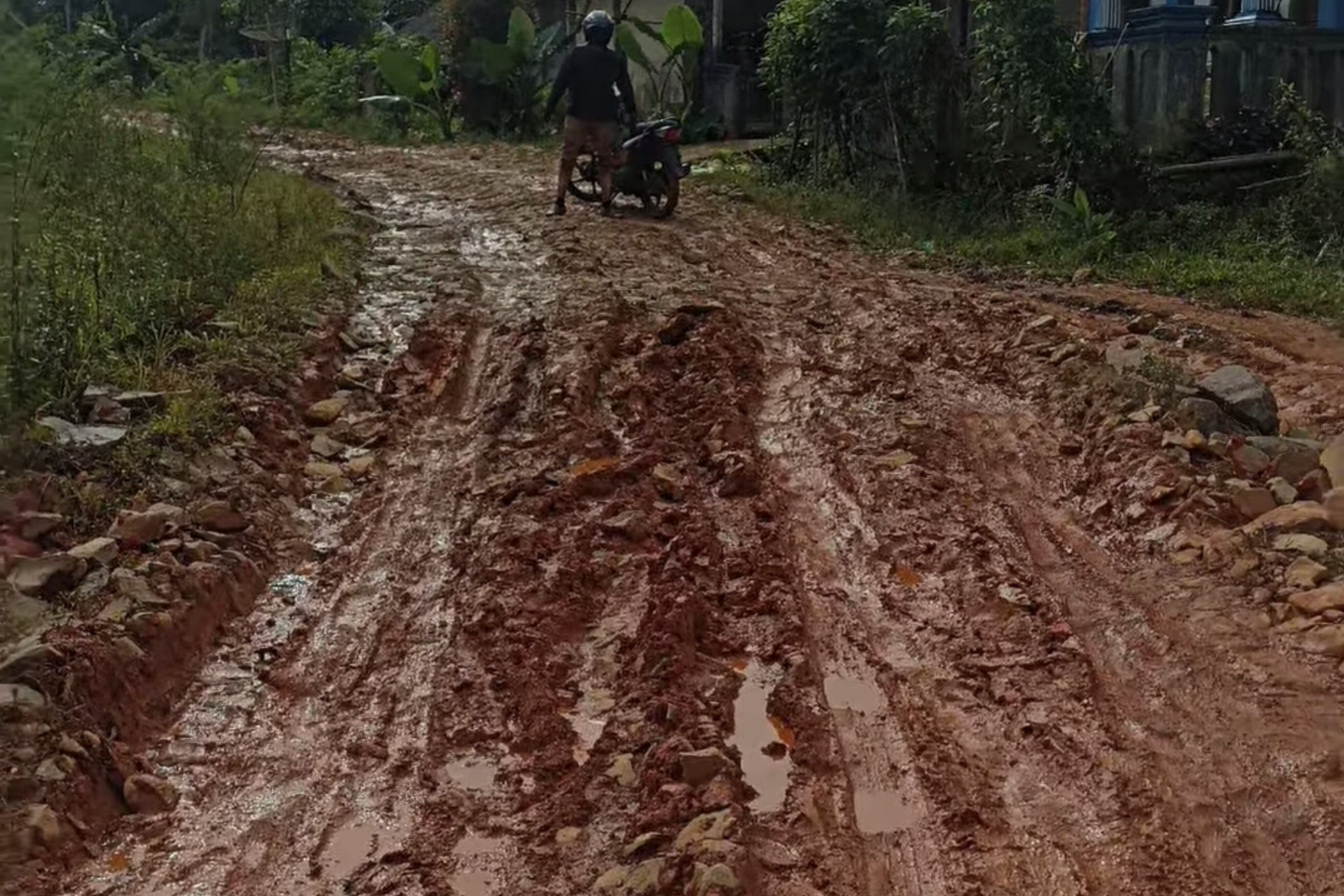 Kondisi Ruas Jalan Cibarengkok - Gununggede, Kecamatan Panggarangan, Kabupaten Lebak, Banten 