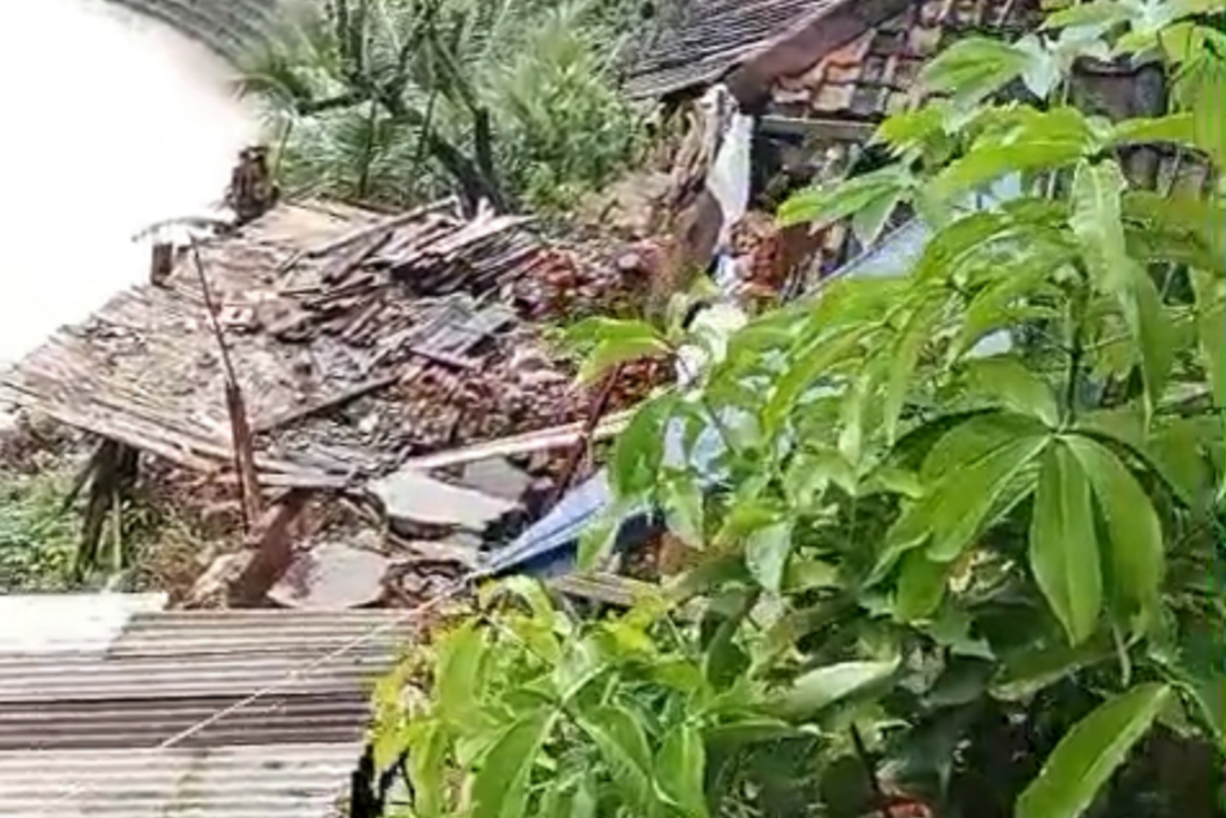 Kondisi rumah Ketua SMSI Kabupaten Lebak yang Terkena Longsor