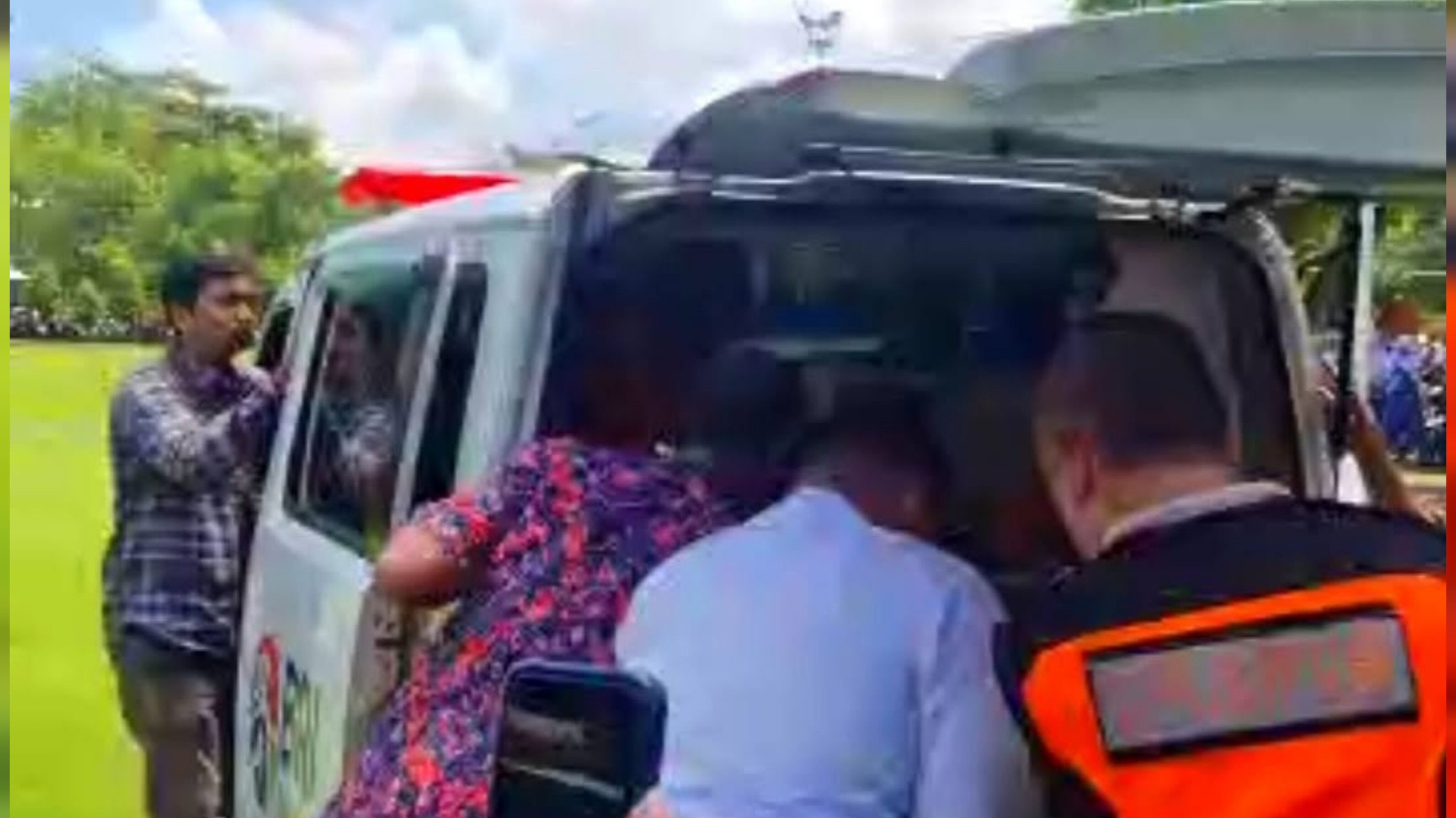 Penangan Siswa SMAN 2 Kudus yang Diduga Keracunan Setelah Makan Menu MBG 