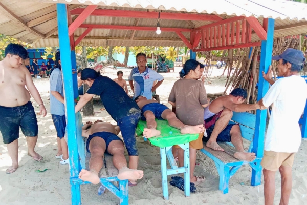 Hari Pertama Lebaran, Empat Wisatawan Terseret Ombak di Pantai Ciantir -Sawarna