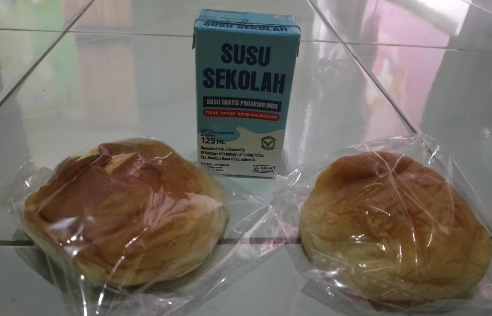 Menu MBG yang Diterima Oleh Ibu Hamil dan Menyusui Di Desa Bayah Timur, Kecamatan Bayah, Kabupaten Lebak, Banten, Selasa, 3/3/2026