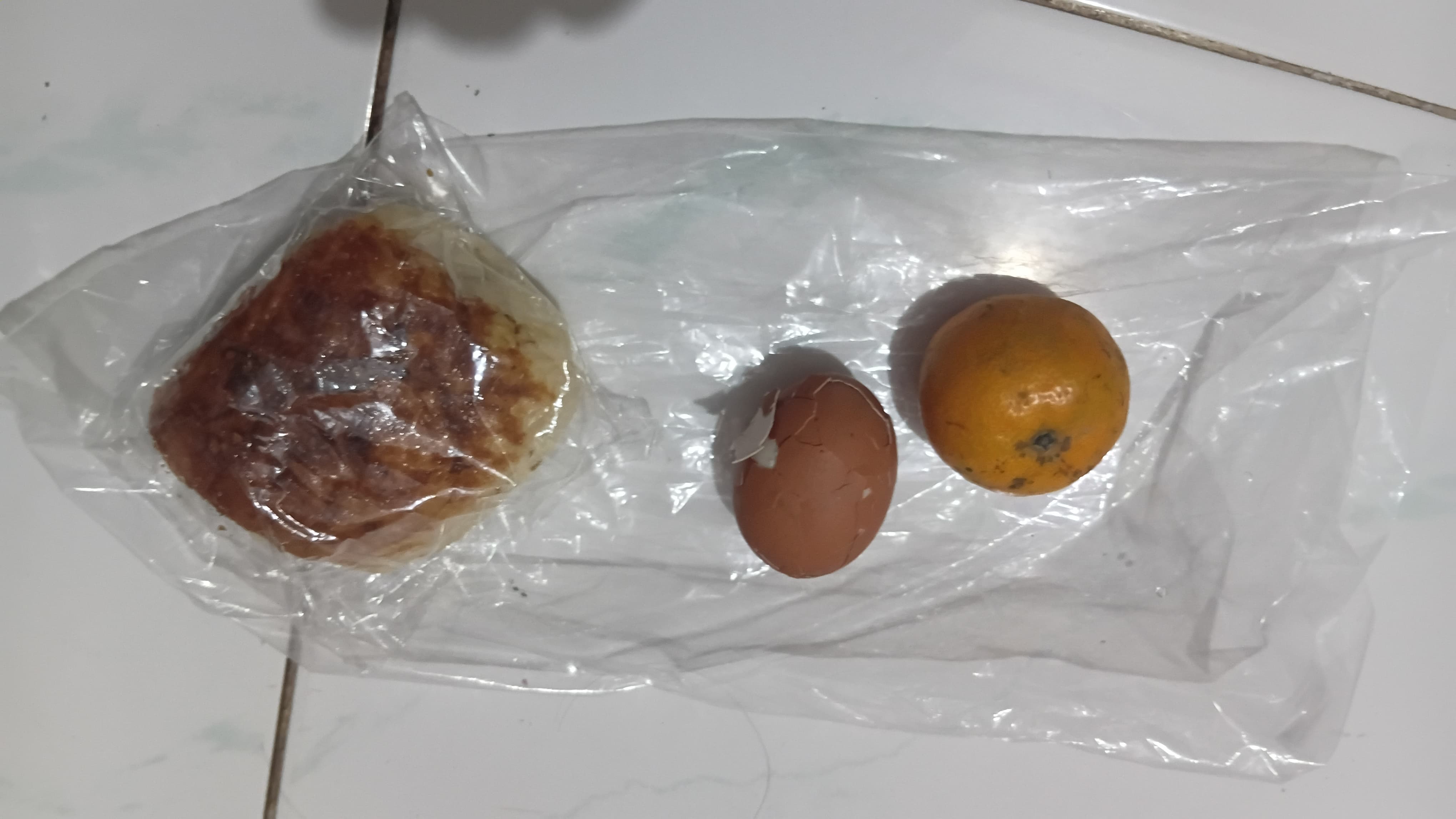 Salah Satu Menu MBG di Kecamatan Panggarangan, Kabupaten Lebak, Banten yang Diduga Tidak Sesuai dengan Ketentuan