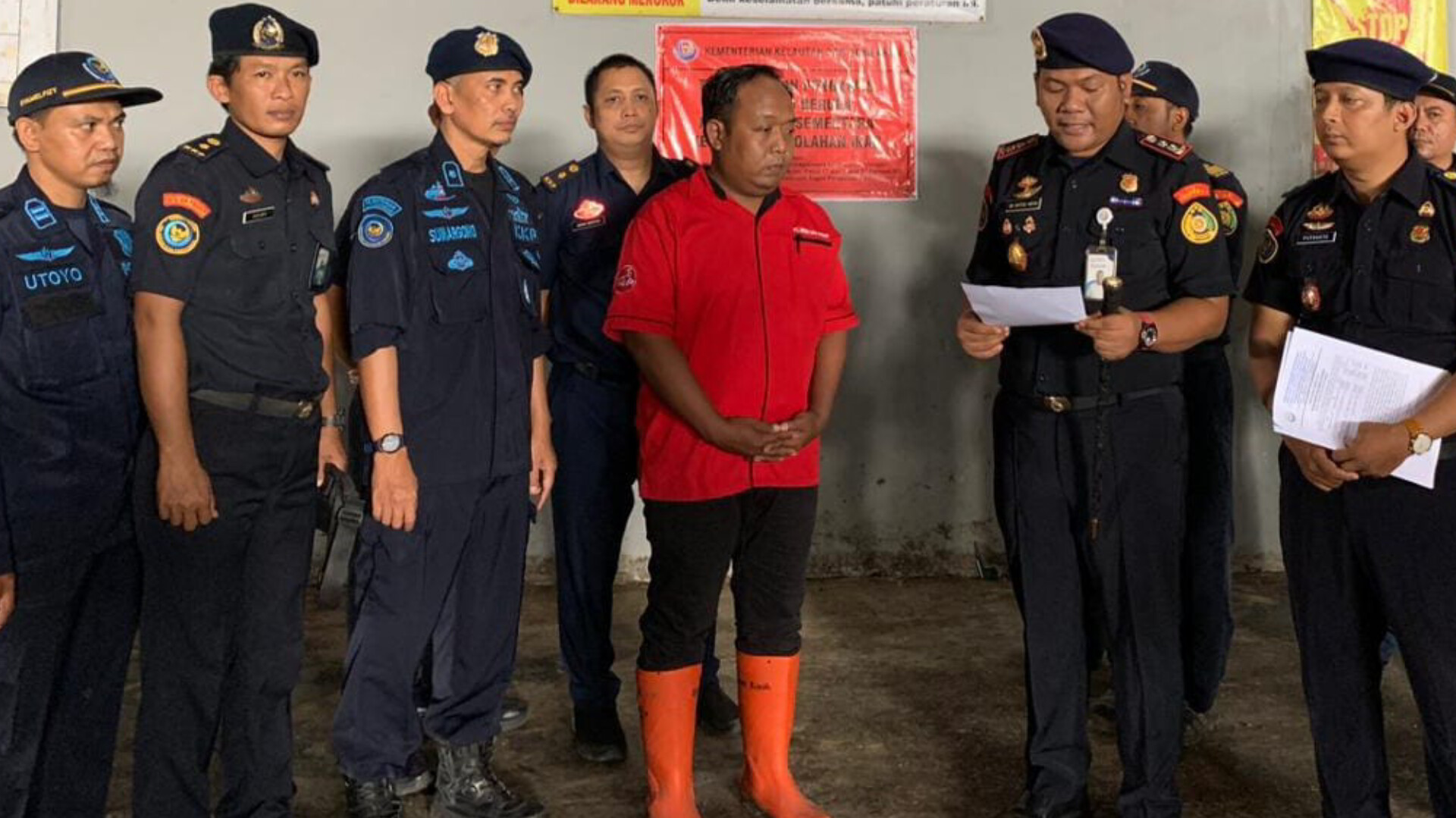 Tim KKP saat melakukan pemeriksaan di Unit Pengolahan Ikan (UPI) milik PT ISF di Kecamatan Kaliori, Kabupaten Rembang, Jawa Tengah