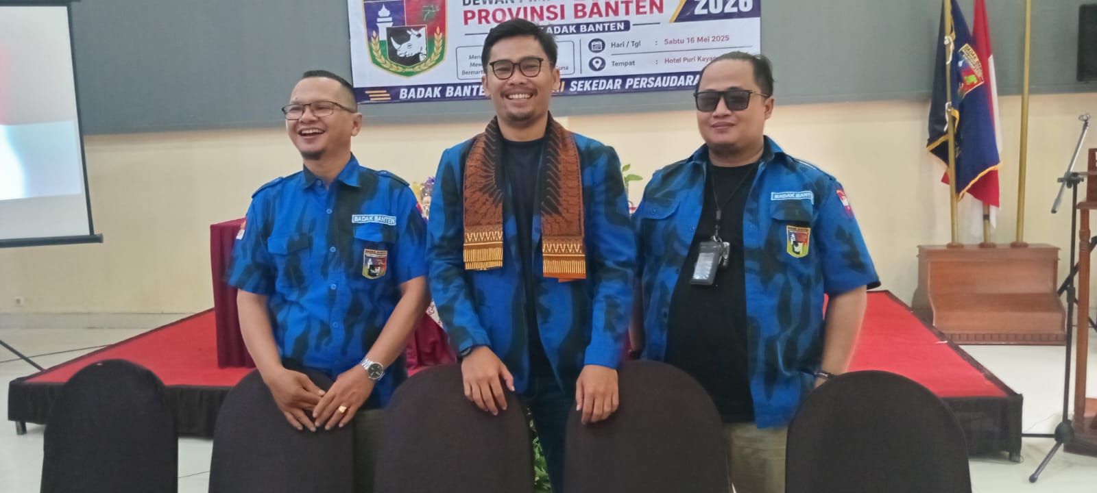 Ketua DPW Badak Banten Provinsi Banten, Asep Pahrudin (tengah)