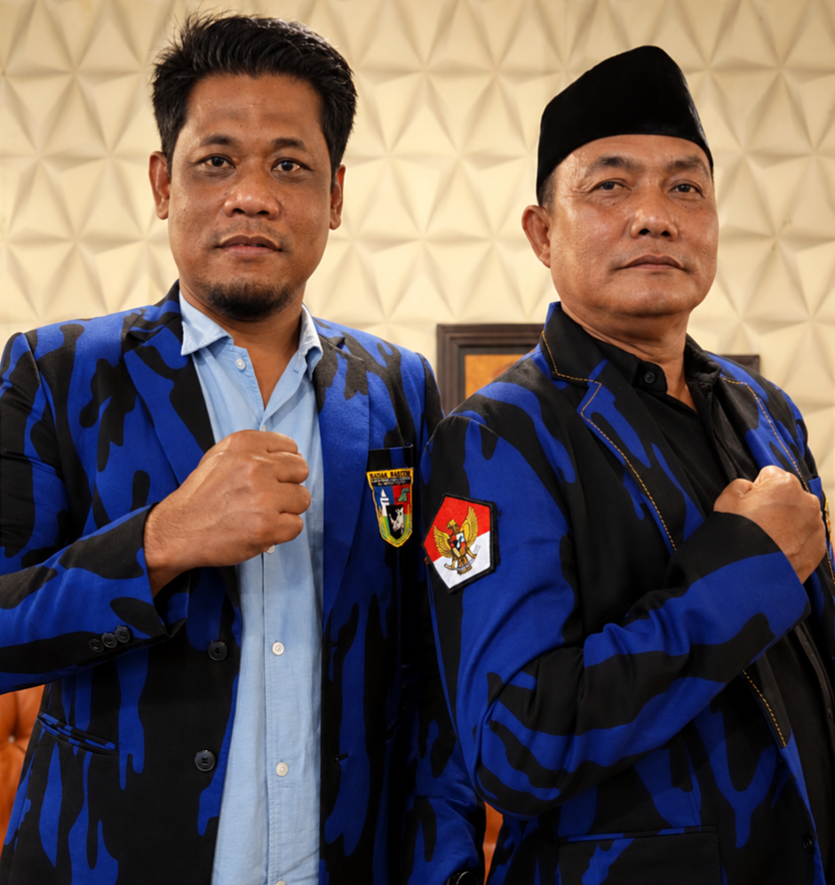 Hikmatullah/Ewo (Kanan) Panglima DPP Badak Banten, Juandi, S.H (kiri) Ketua Harian Badak Banten